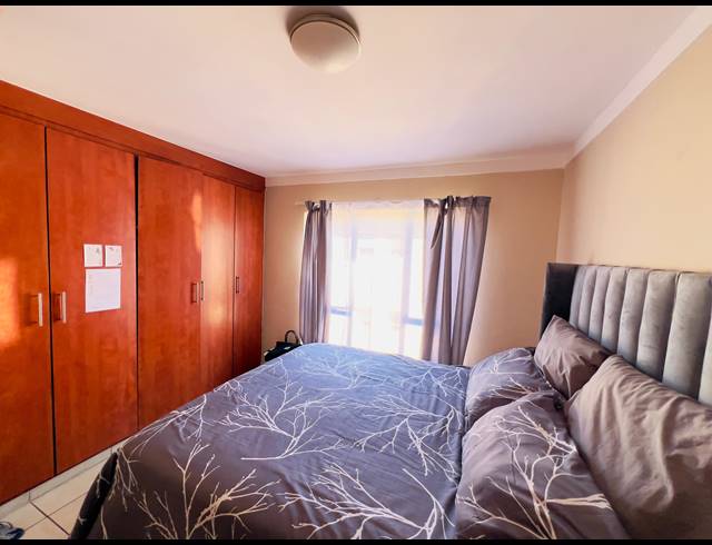 2 BEDROOM APARTMENT FOR SALE IN SONHEUWEL